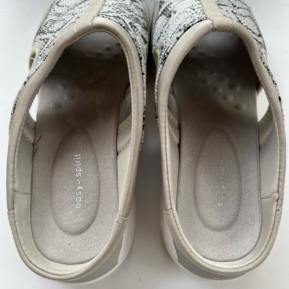 Easy Spirit  Traciees size 11W Slip on Sandals Silver Snake print - Picture 9 of 10